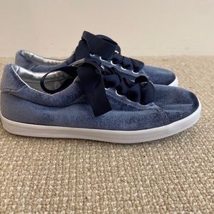 Janie and Jack velour blue shoes